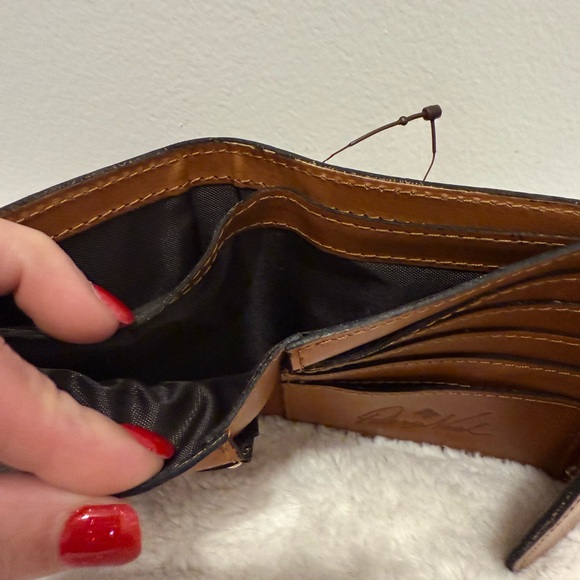 Patricia Nash Reiti Leather Bifold w/Lock Brown Leather Wallet NWT - Picture 8 of 8